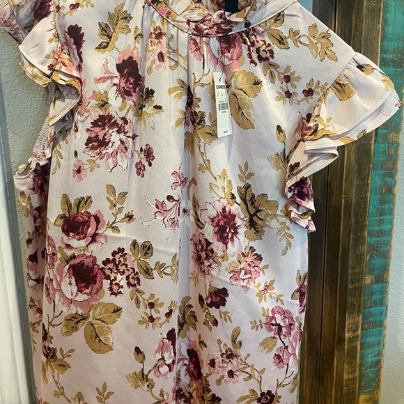Express Tops - Express Floral Ruffle Sleeve top